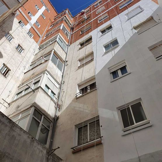 patios de luces de Trabajos Verticales Benagón
