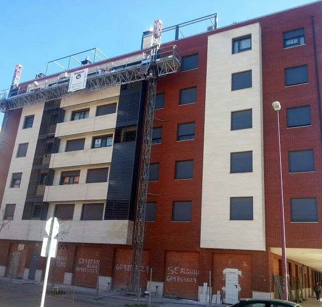 fachadas por Trabajos Verticales Benagón
