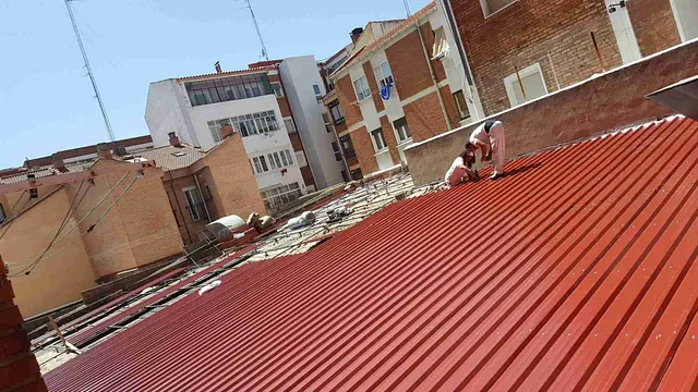 instalación de cubierta metálica
